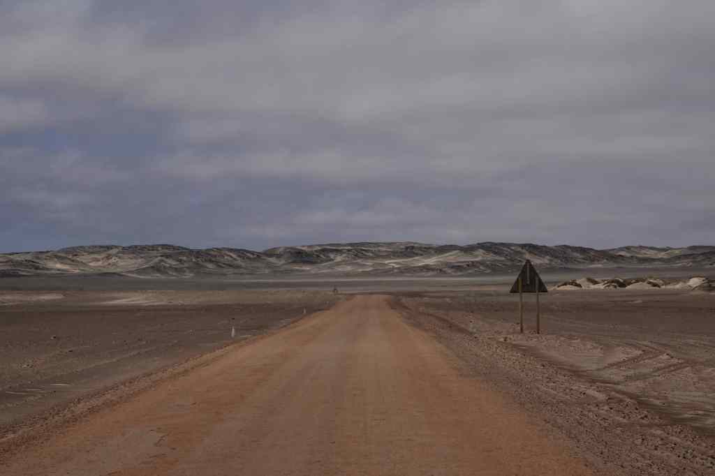 a boring pic of a boring road - Skeleton coast
