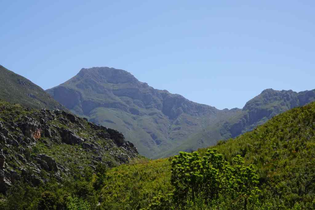 road from Oudtshoorn to Hermanus