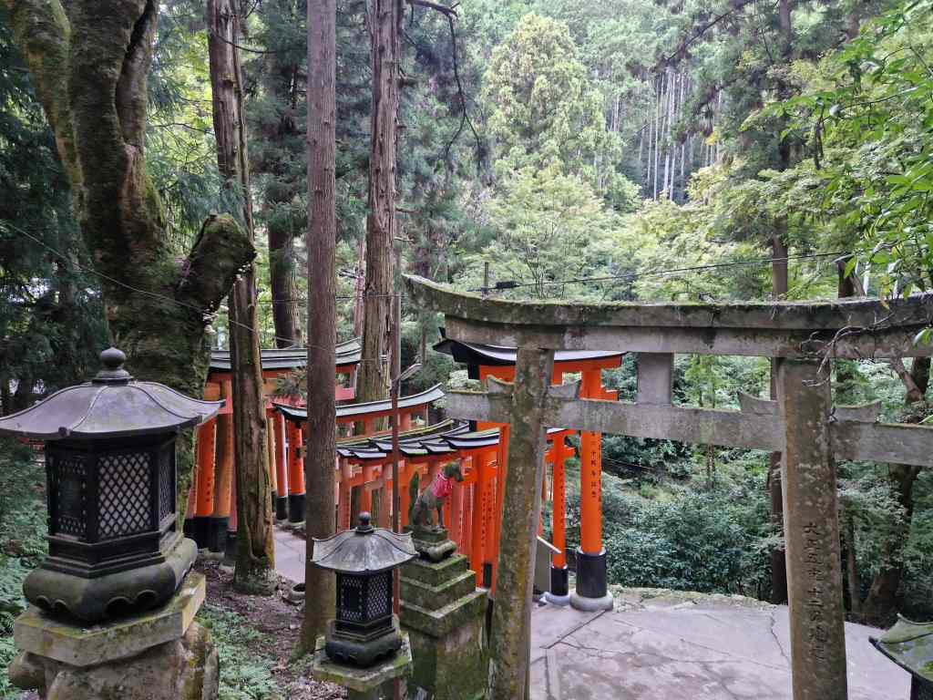 quiet area at Fushimi Inari