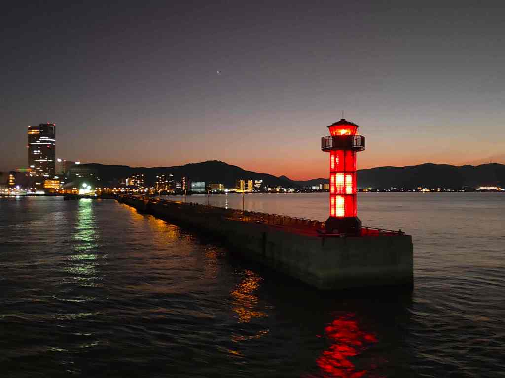 Takamatsu-lighthouse